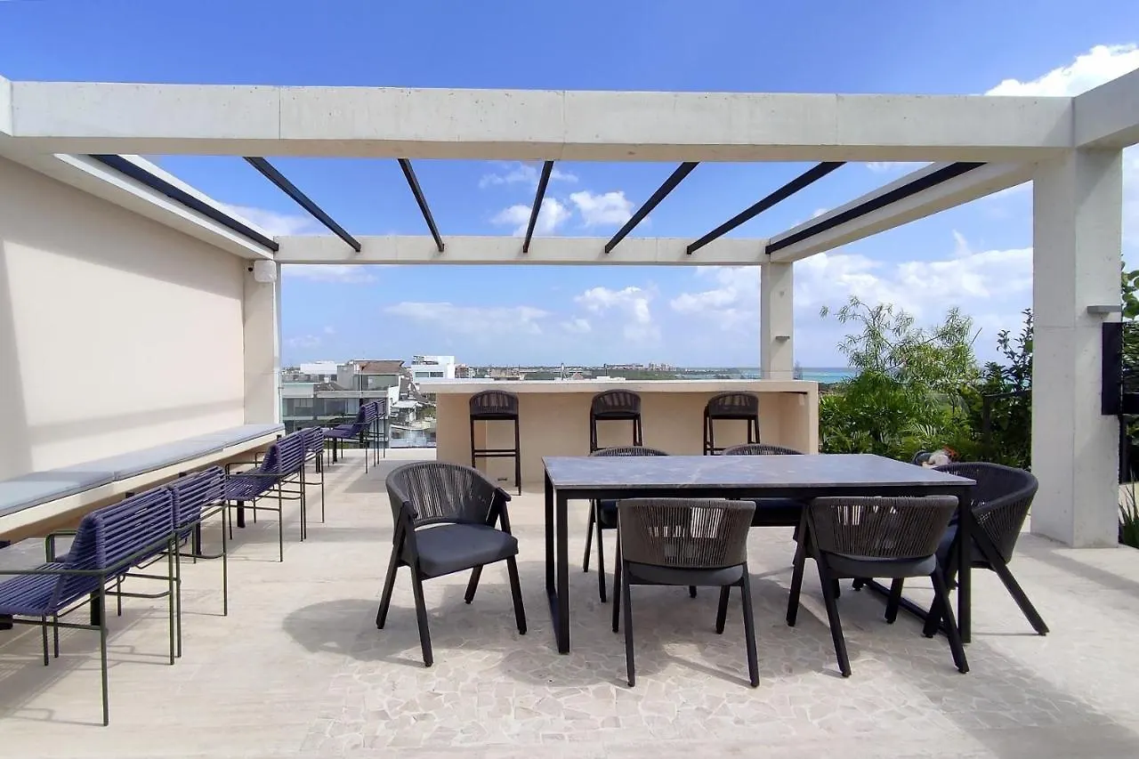 Beautiful 2 Story Loft Near The Beach Playa del Carmen Aparthotel